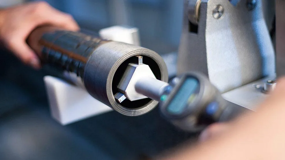 DYNEXA | CFRP (carbon) automotive drive shaft -