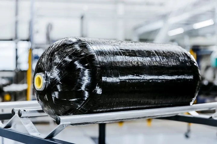 Carbon fiber composite hydrogen pressure vessel